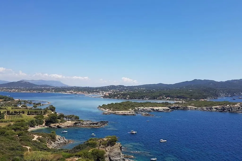 Duplex 44M² Avec Terrasse De 8M² Acces Direct Mer/Pisci/Parking Privatif Surveille Six-Fours-les-Plages